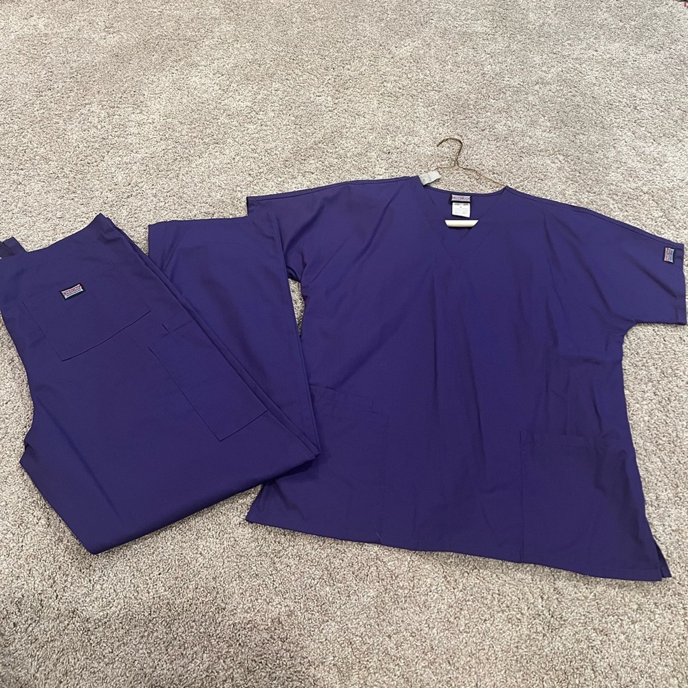 Cherokee Women’s Scrub Set Small- Grape Purple